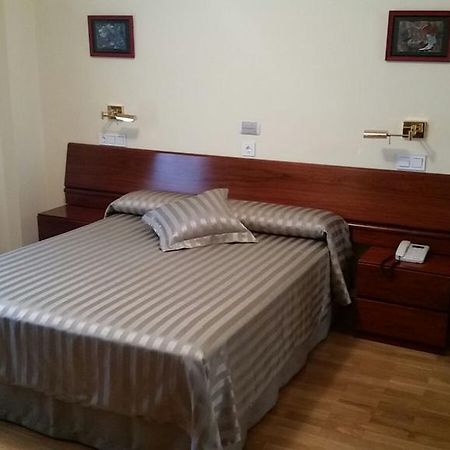 Hotel Isabel Briviesca Εξωτερικό φωτογραφία