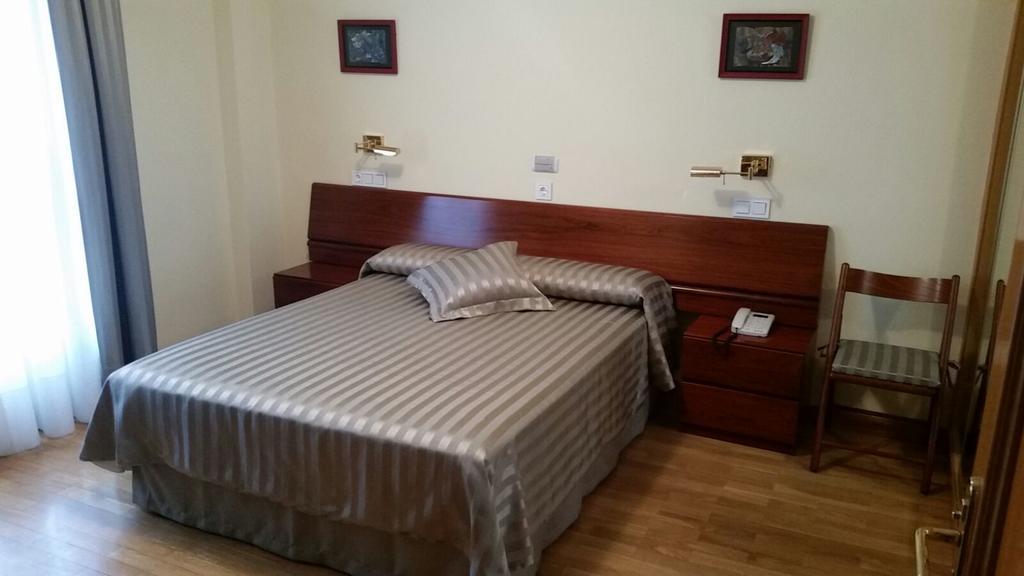 Hotel Isabel Briviesca Εξωτερικό φωτογραφία